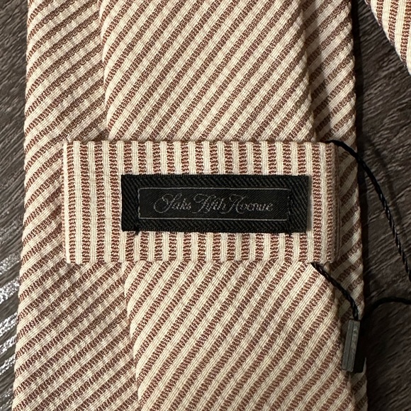 Saks Fifth Avenue Men’s Tie - Picture 3 of 3